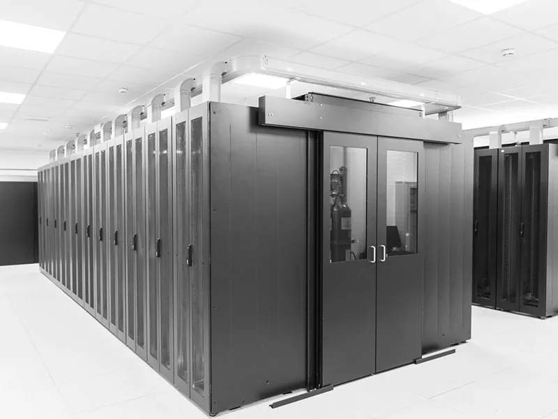 Comh-Aireachta Ais Fuar Dúnta